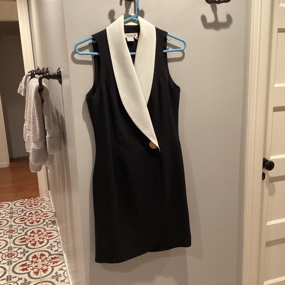 Ann Taylor Dresses & Skirts - Elegant Ann Taylor Dress - Size 6